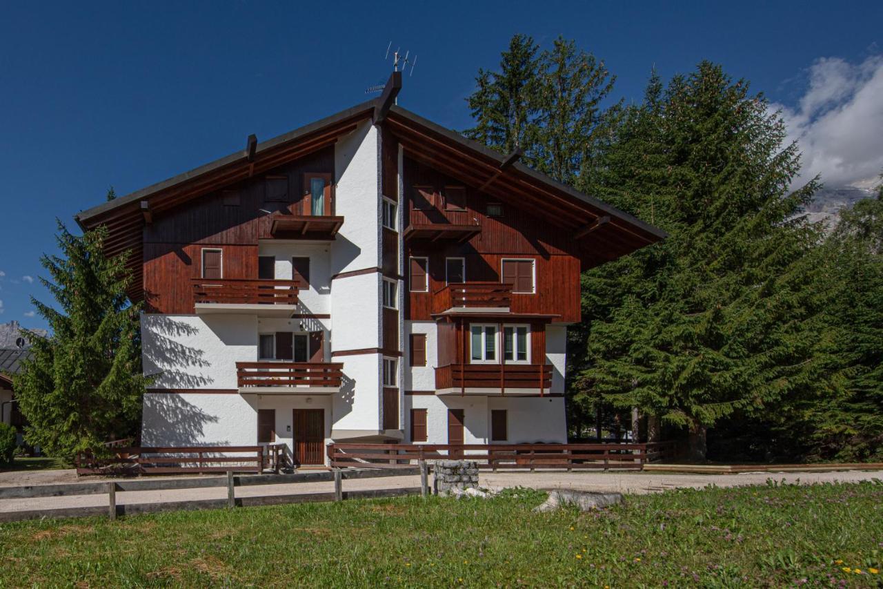 Cortina-House Apartment Cortina dʼAmpezzo Exterior foto
